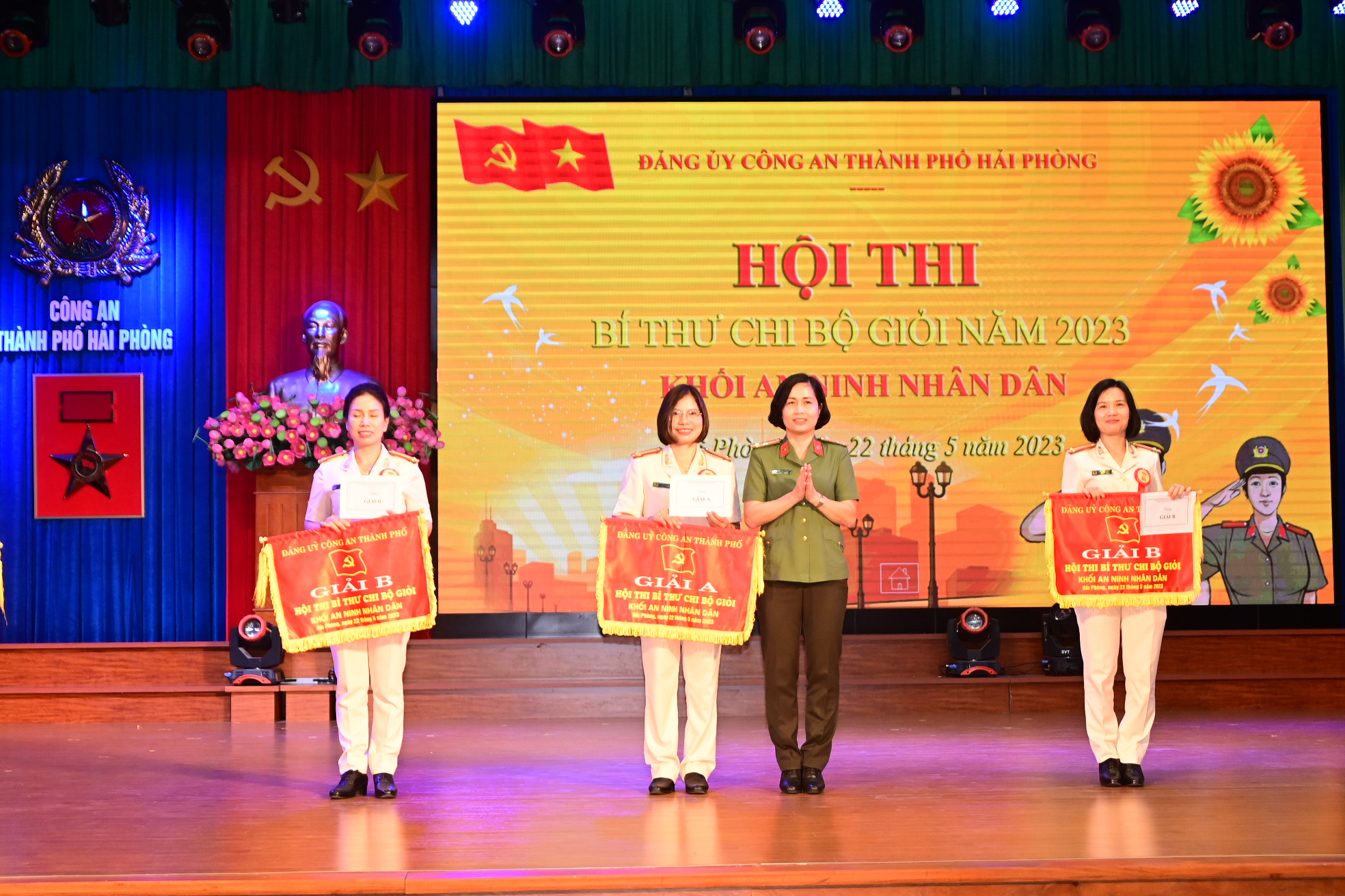 Hội thi Bí thư chi bộ giỏi năm 2023 – Khối An ninh nhân dân: Thí sinh Phạm Thị Ly – Đảng bộ Phòng Kỹ thuật nghiệp vụ An ninh đoạt giải A